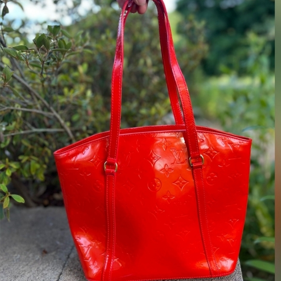 Louis Vuitton Avalon Rouge Grenadine GM Monogram Vernis Bag - Picture 5 of 17